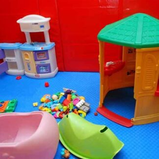 <strong>Είσοδος στον παιδότοπο</strong> με χυμό, τοστ, κρουασαν για το <strong>παιδί </strong>και ρόφημα για τον <strong>συνοδό</strong>