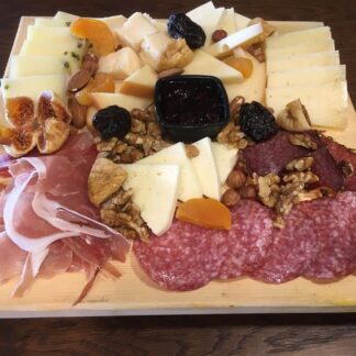 Απολαύστε <strong>caf&eacute; ή ποτό </strong>με υπέροχη θέα στην πλατεία Αριστοτέλους