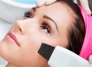 <strong>Βαθύς καθαρισμός </strong>προσώπου με <strong>υπερήχους</strong> & <strong>φωτοδυναμική θεραπεία</strong> Medlight Photomodulator Led Mask