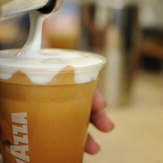 <strong>caf</strong><strong>&eacute;</strong>&nbsp;|&nbsp;<strong>σοκολάτα</strong>&nbsp;| φυσικός&nbsp;<strong>χυμός&nbsp;</strong><strong>bio</strong><strong>&nbsp;|&nbsp;</strong><strong>σάντουιτς</strong><br /> Η προσφορά ισχύει αποκλειστικά για&nbsp;<strong>take</strong><strong> away</strong>&nbsp;παραγγελία!