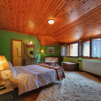 Το Μπαλκόνι της Αγόριανης - Παρνασσός, Αγόριανη