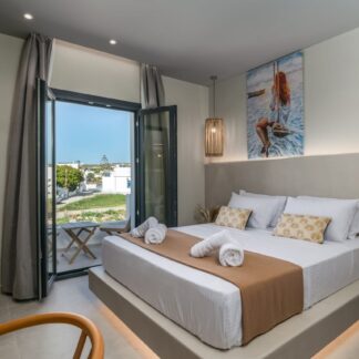 Afroessa - Αδάμαντας, Μήλος