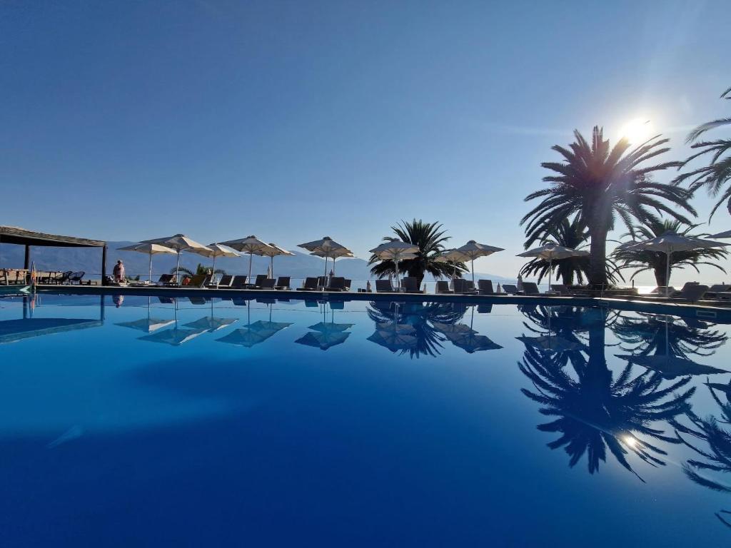 4* Long Beach Resort Hotel - Αίγιο