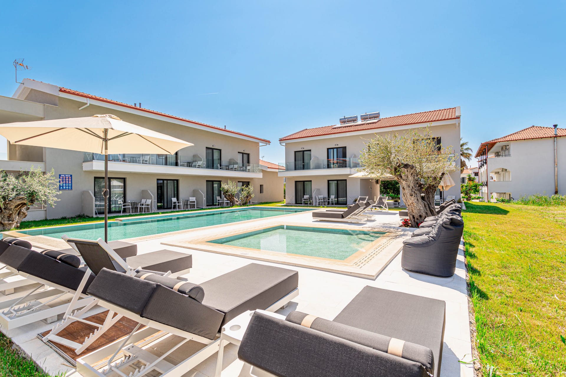 AlexMare Suites - Σκάλα Φούρκας, Χαλκιδική