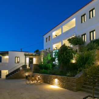 Krinos Suites Hotel - Μπατσί, Άνδρος